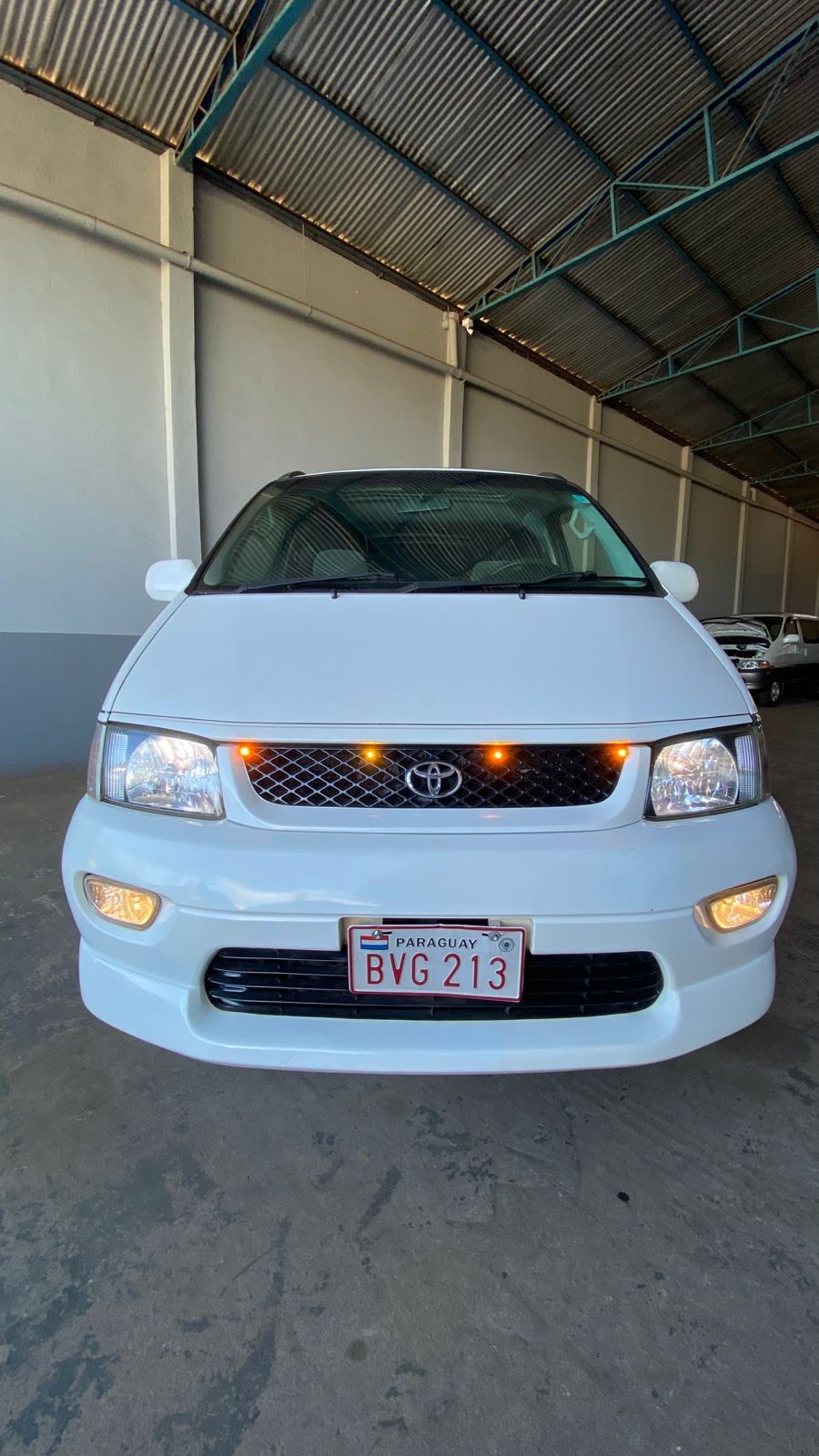 Toyota Regius 2001 - Imagen 2
