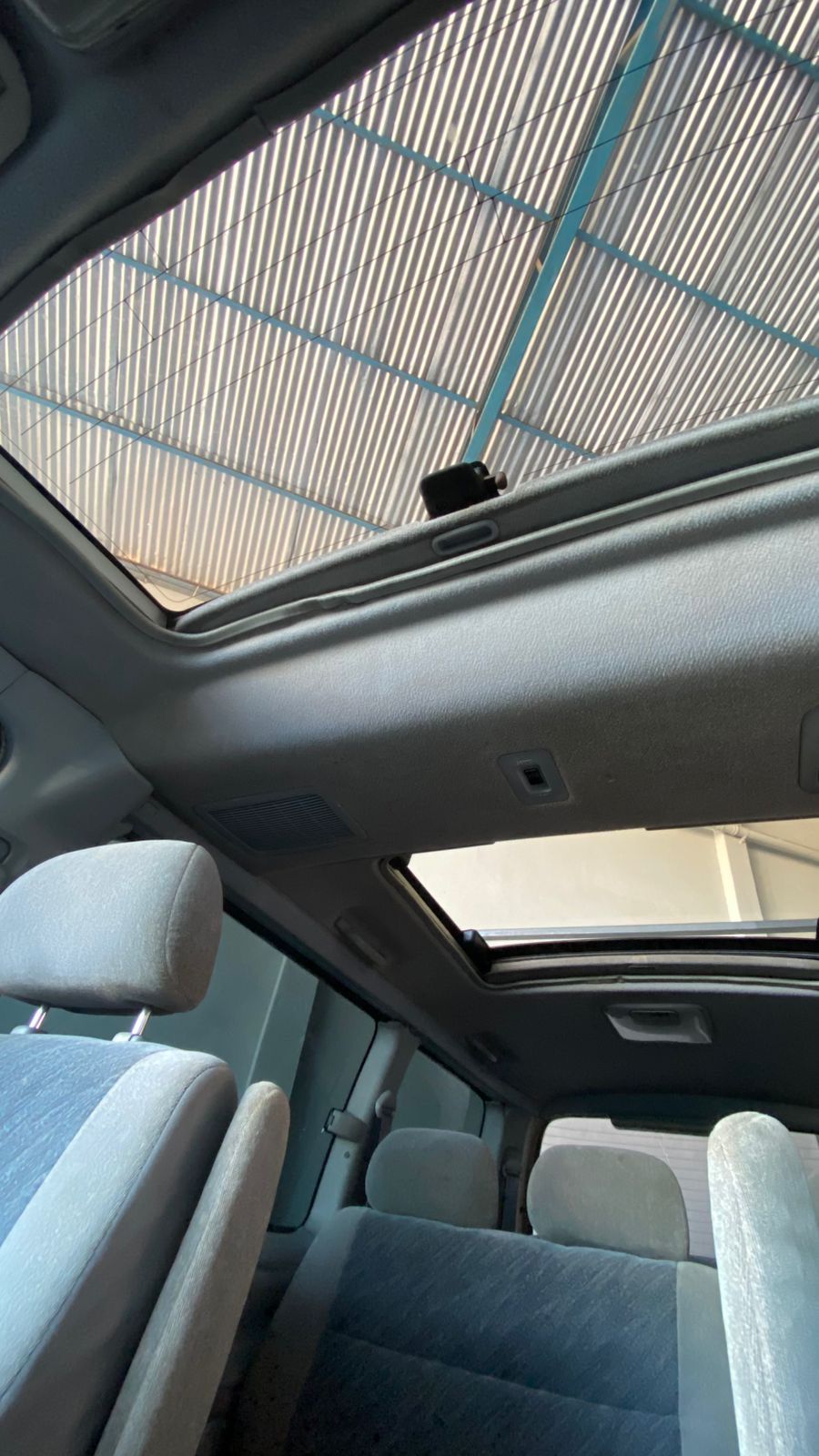 Toyota Regius 2001 - Imagen 3