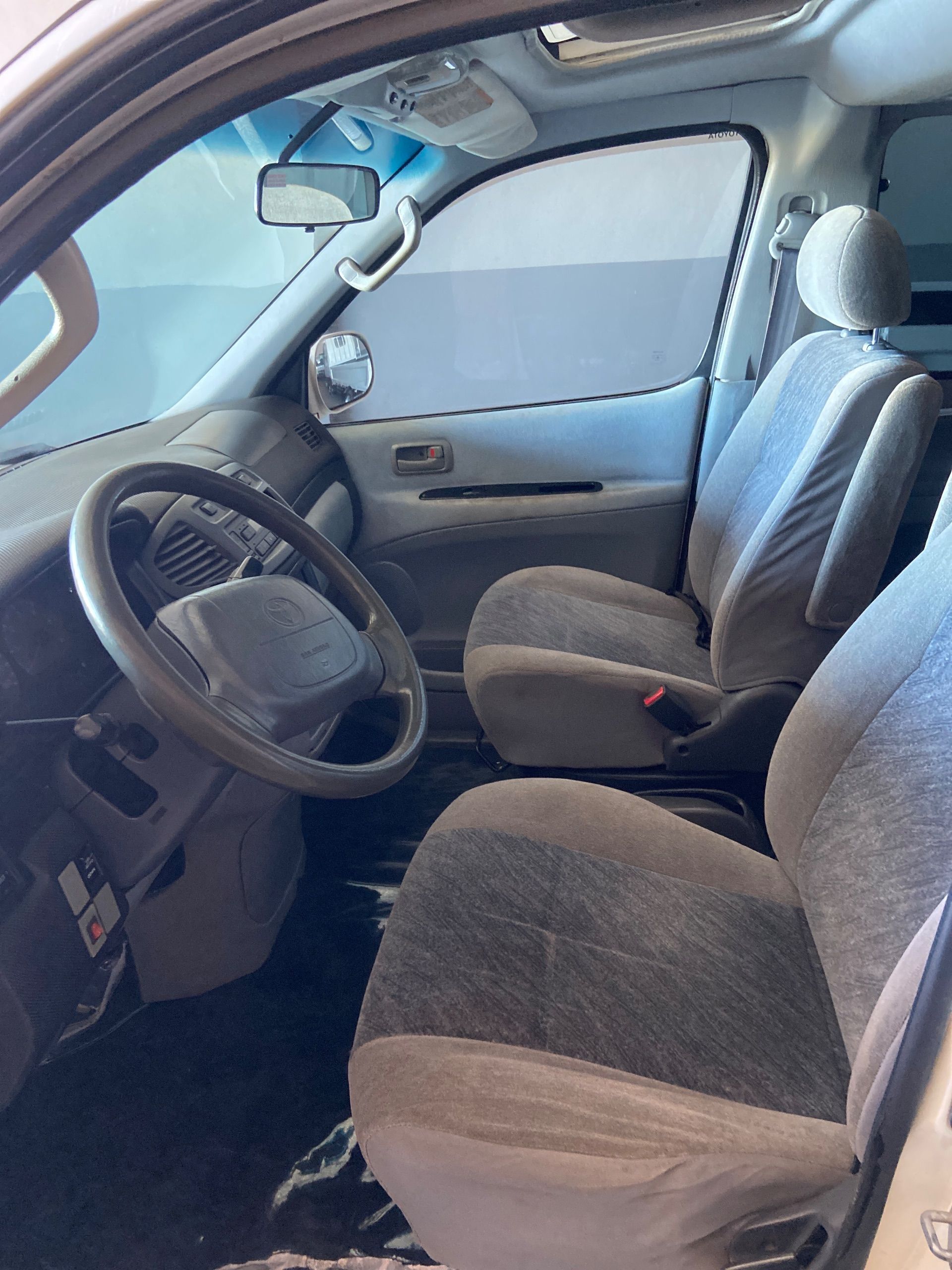 Toyota Regius 2001 - Imagen 6