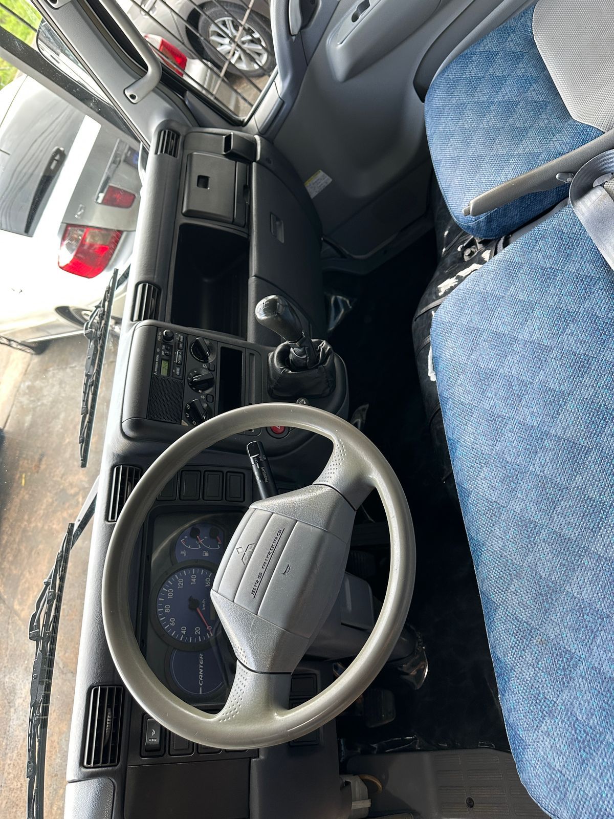 Mitsubishi Canter 2002 - Imagen 11